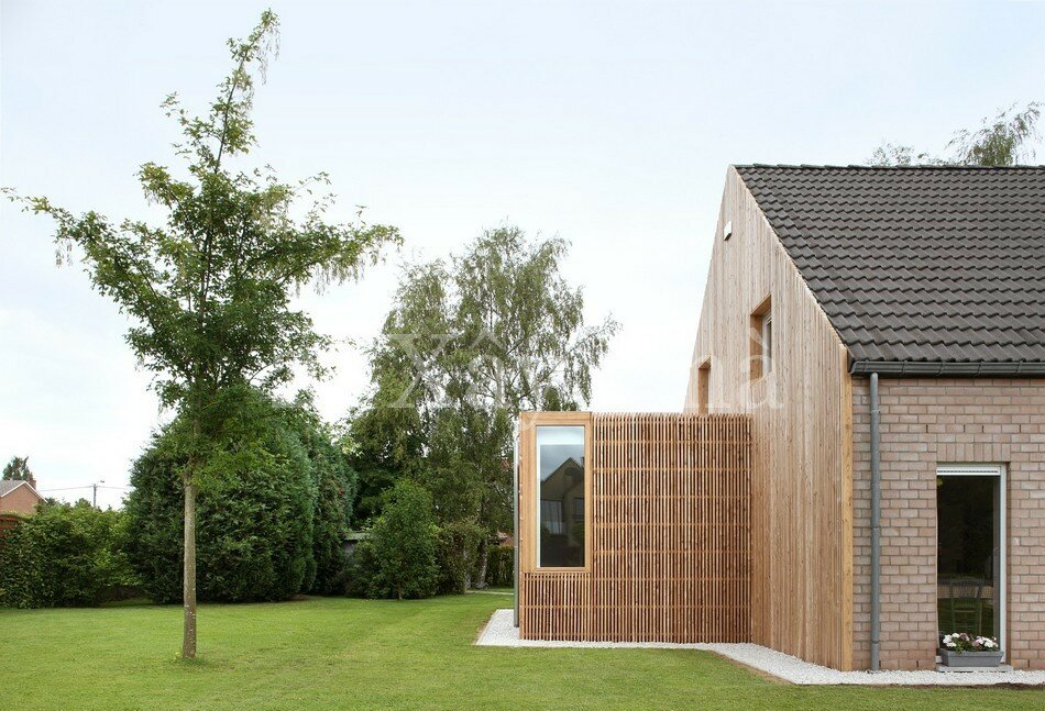 wooden house 5 Striking Home Extension Creatively Enhancing a Pavilion Type Residence in Belgium