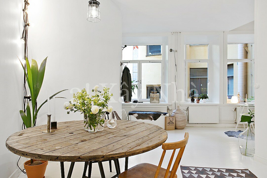 modern crib 3 Scandinavian One Room Apartment Exuding Great Taste and Peaceful Living