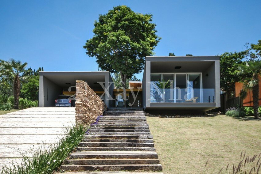 architecture modern residence9 Contemporary Architecture Diluted in a Bucolic Landscape: ME House