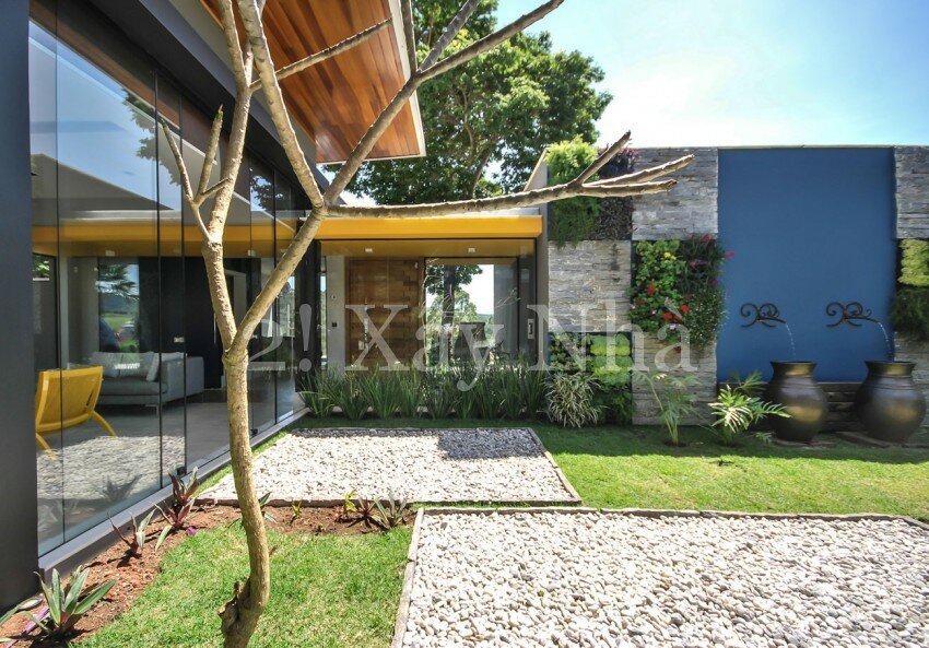 modern residence 69 Contemporary Architecture Diluted in a Bucolic Landscape: ME House