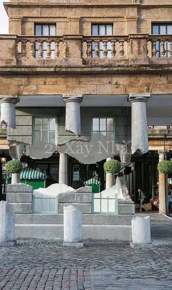 Spectacular Optical Illusion In London’s Covent Garden by Alex Chinneck 3