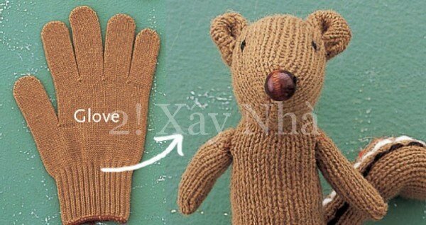 Glove Into a Chipmunk Photos by Miyako Toyota Happy Gloves