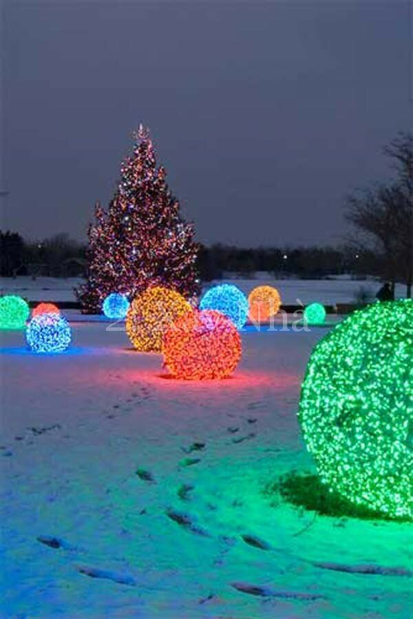 Outdoor-Christmas-Lighting-Decorations-4